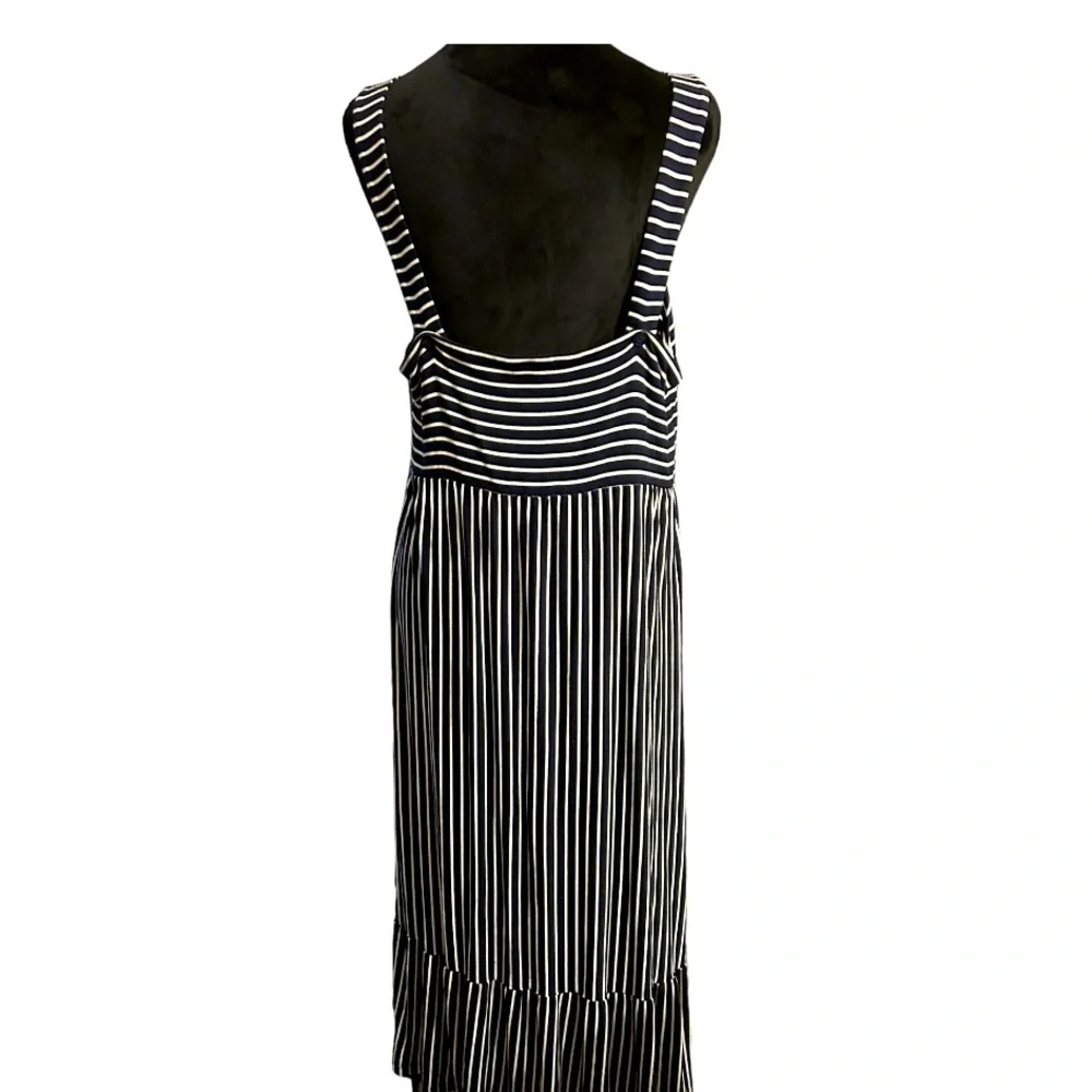 GAP navy & white maternity dress in size Large. Super Comfortable - Picture 4 of 5